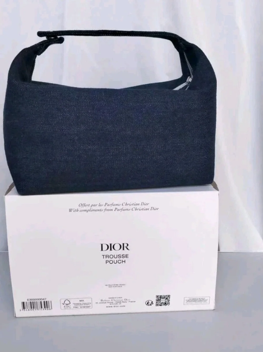 Dior Navy Blue Denim Logo Cosmetic Bag With Handle - Picture 2 of 6